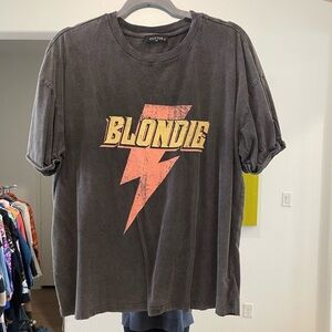 Blondie Graphic Tee in Faded Black